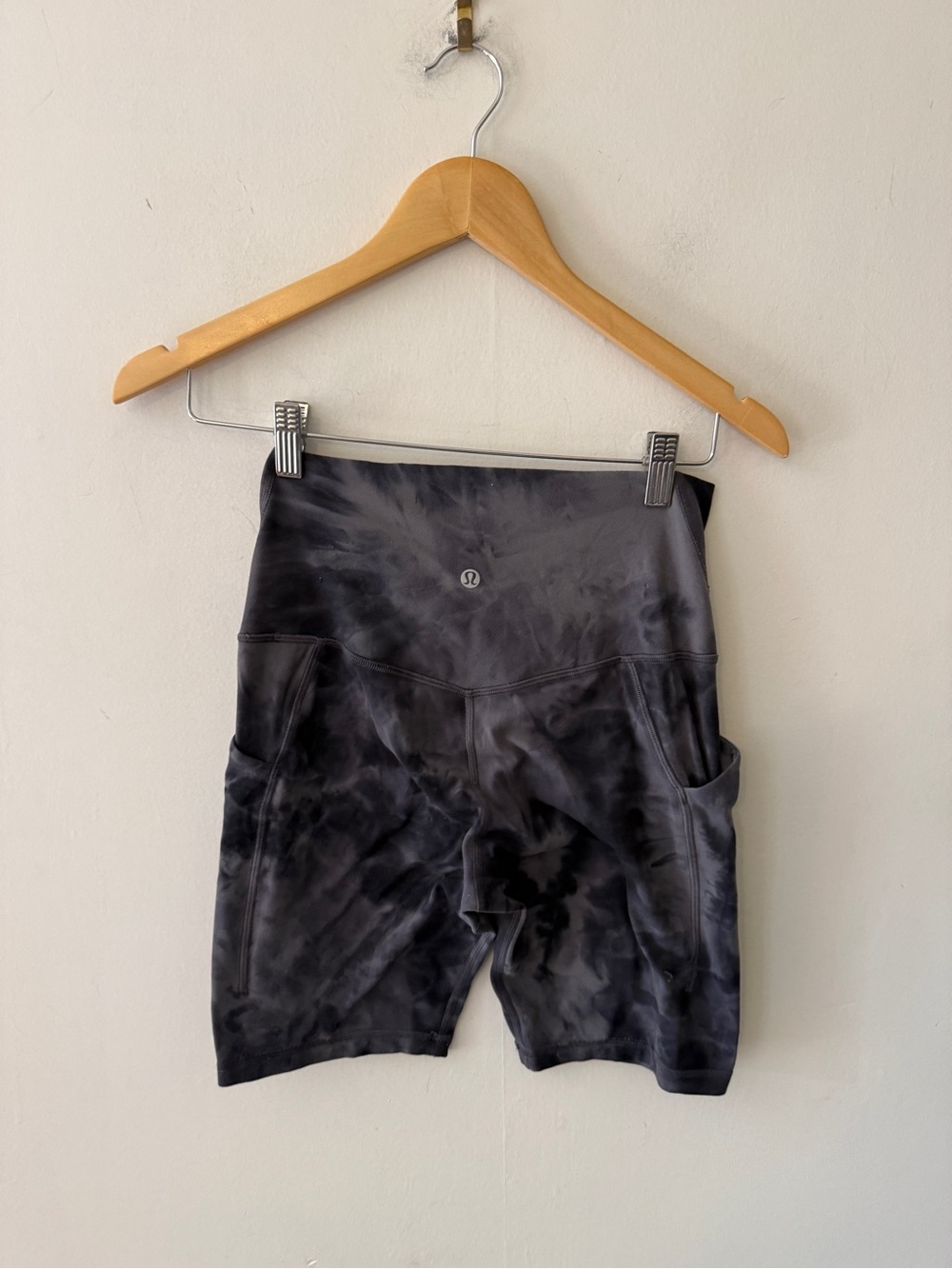 Lululemon Black Navy Grey Tie-Dye High-Rise Biker Shorts with Pockets